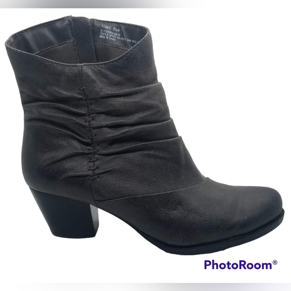 SOLD - Baretraps Booties - Picture 5 of 9